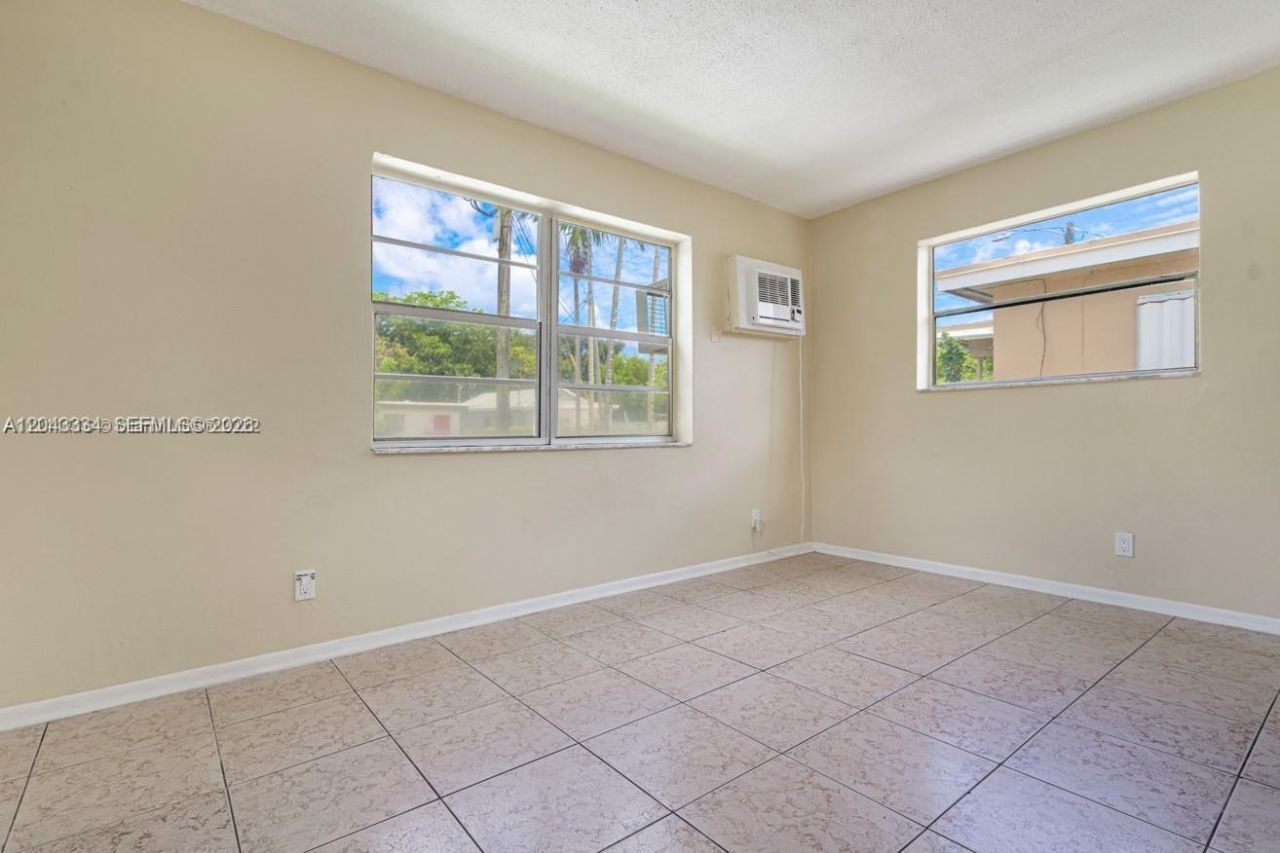 805 NW 3rd Ter , Hallandale Beach, FL 33009 Photo