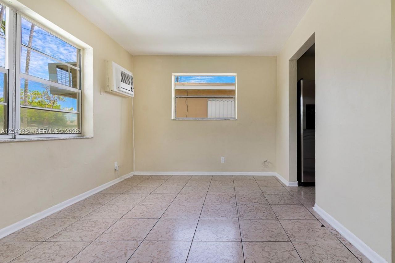 805 NW 3rd Ter , Hallandale Beach, FL 33009 Photo