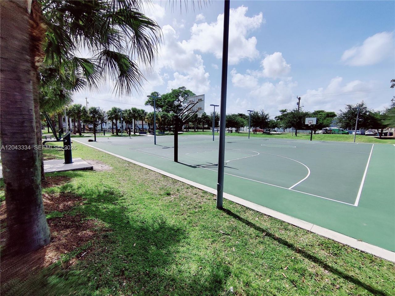 805 NW 3rd Ter , Hallandale Beach, FL 33009 Photo