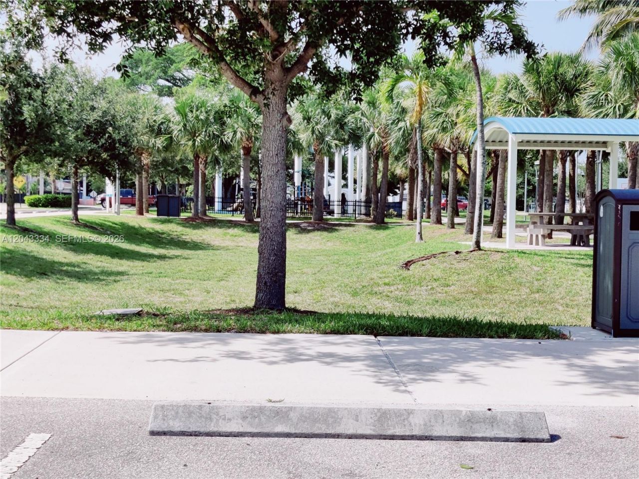 805 NW 3rd Ter , Hallandale Beach, FL 33009 Photo