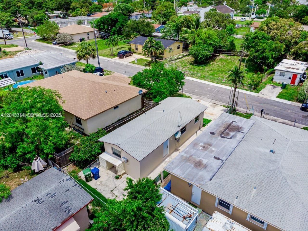 805 NW 3rd Ter , Hallandale Beach, FL 33009 Photo