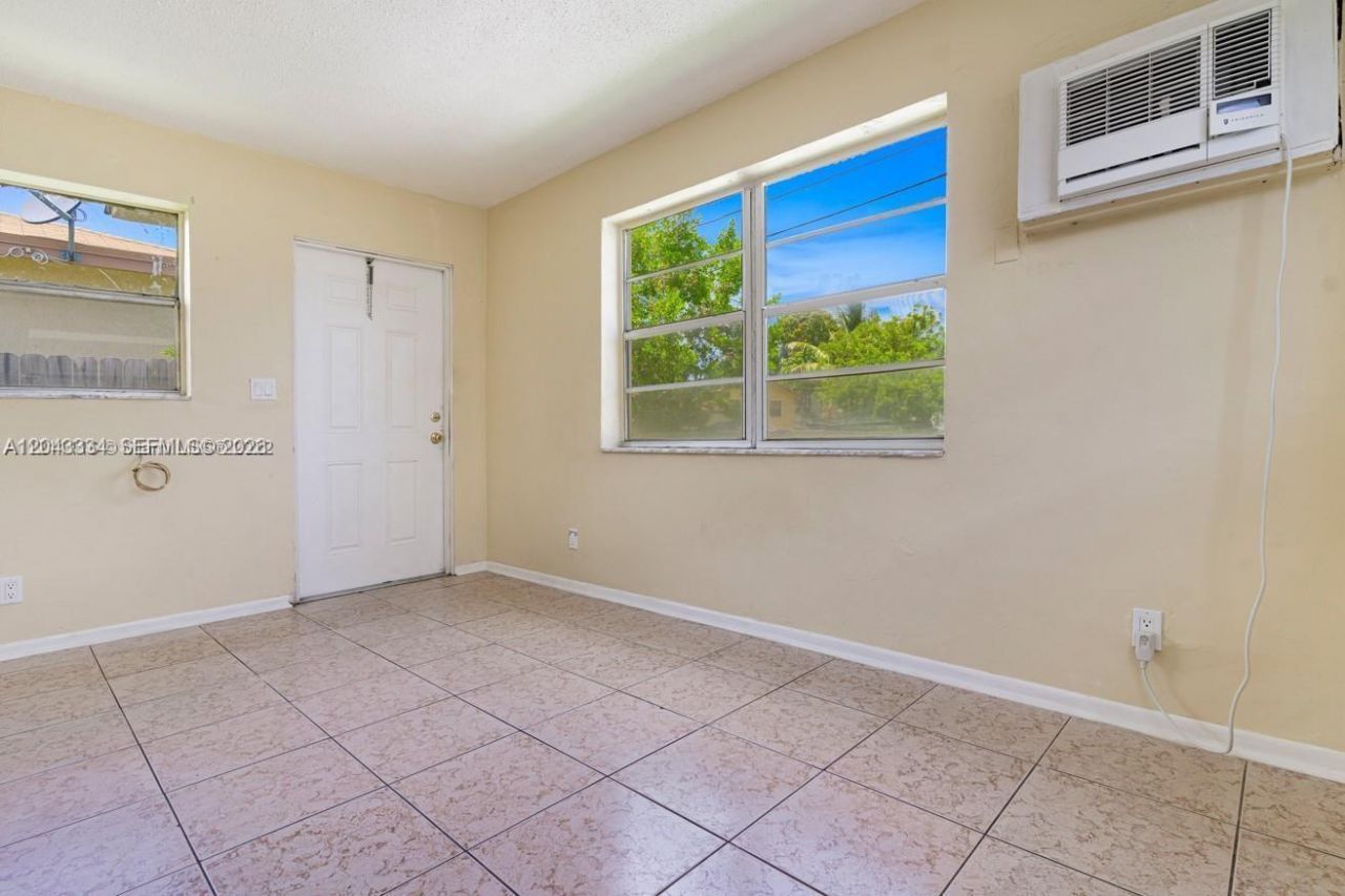 805 NW 3rd Ter , Hallandale Beach, FL 33009 Photo
