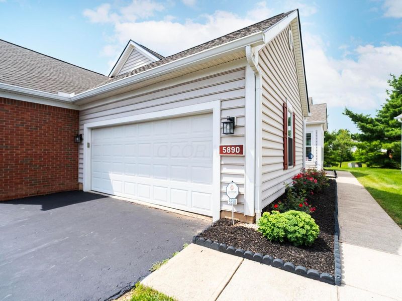 5890 Oak Path Lane, Columbus, OH 43213 Photo 3