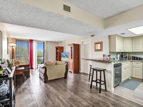 5570 NW 44th Street, Unit 305a, Lauderhill, FL 33319