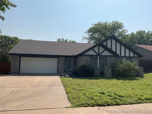3209 Skylane Drive , Sand Springs, OK 74063