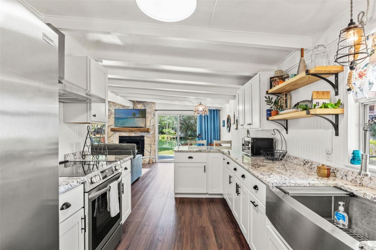 6053 Palm Creek Drive , Weeki Wachee, FL 34607 Photo