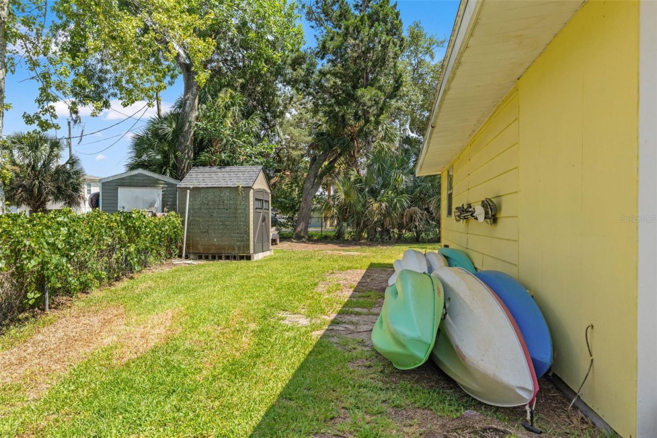 6053 Palm Creek Drive , Weeki Wachee, FL 34607 Photo
