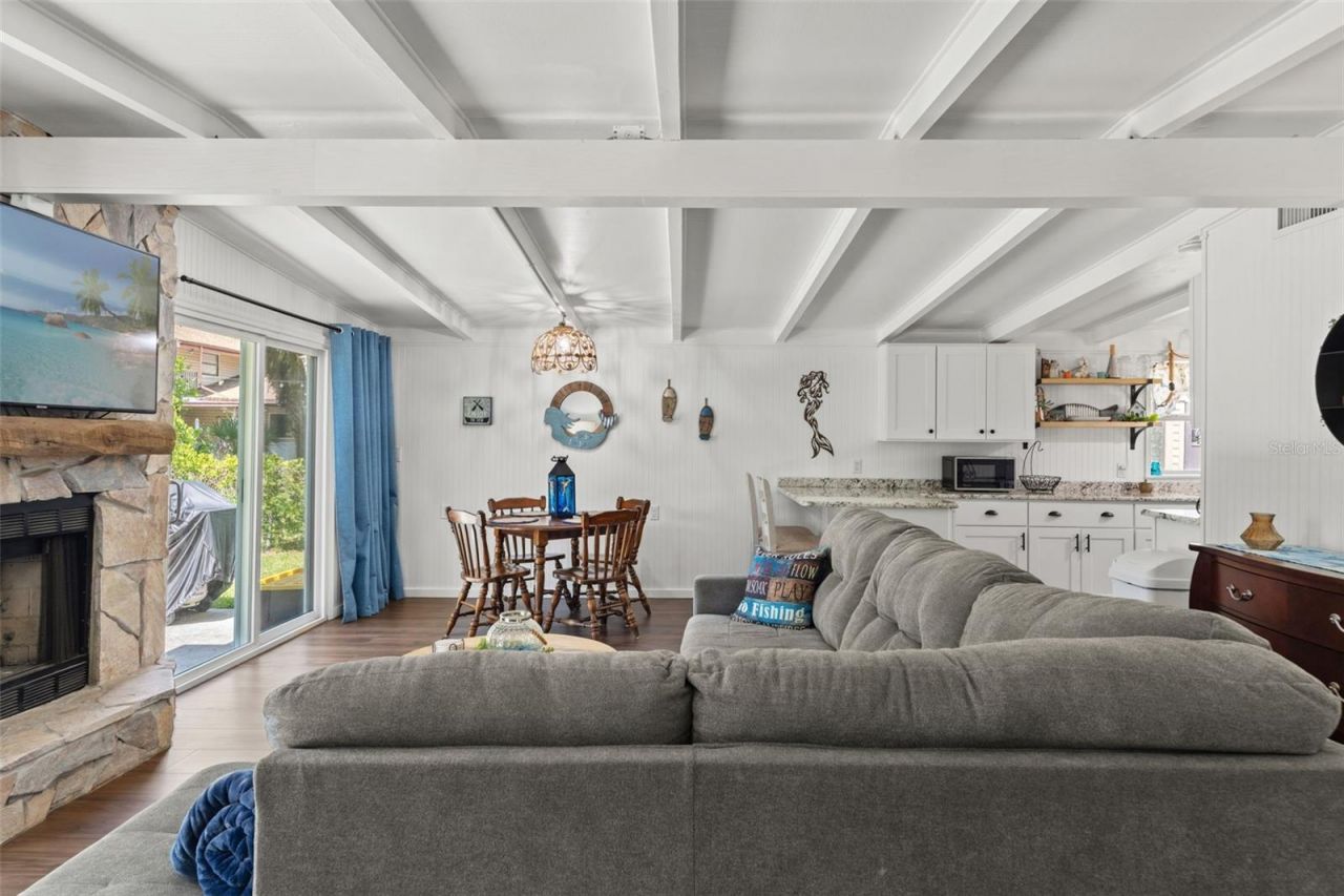 6053 Palm Creek Drive , Weeki Wachee, FL 34607 Photo