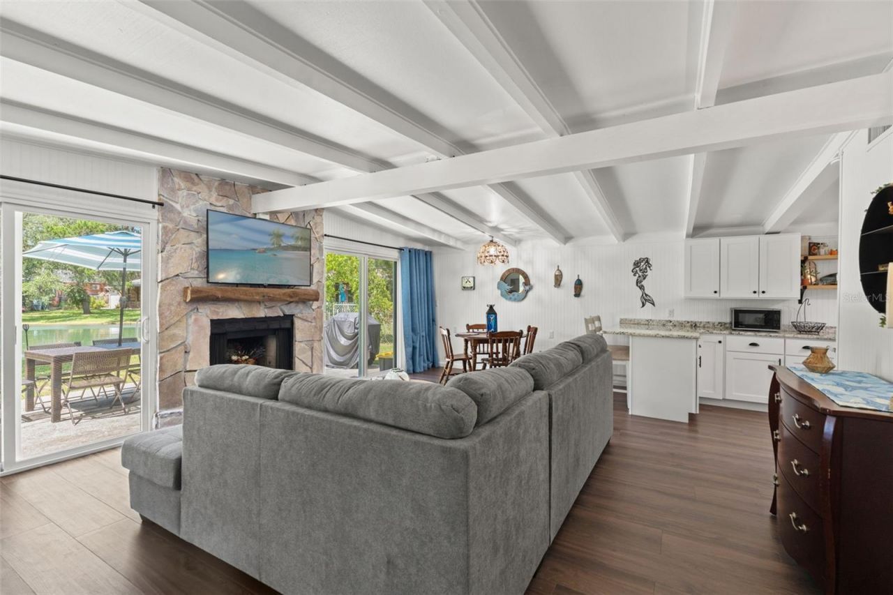 6053 Palm Creek Drive , Weeki Wachee, FL 34607 Photo