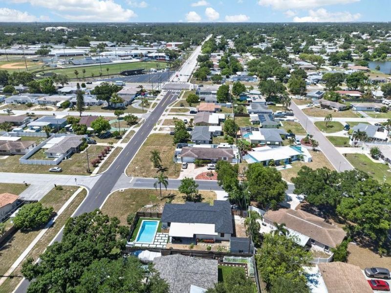 6196 44th Avenue N, Saint Petersburg, FL 33709 Photo