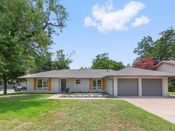 911 Cripple Creek DR, Austin, TX 78758