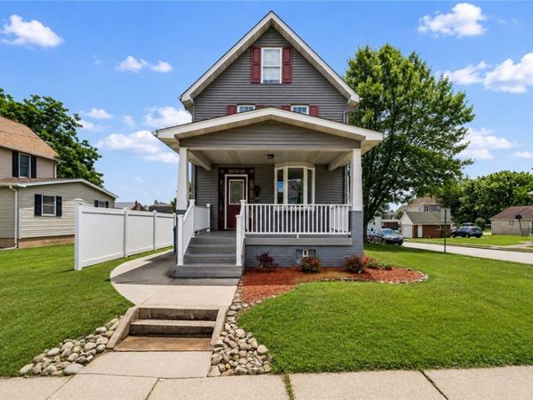 302 N 6th St, Youngwood, PA 15697