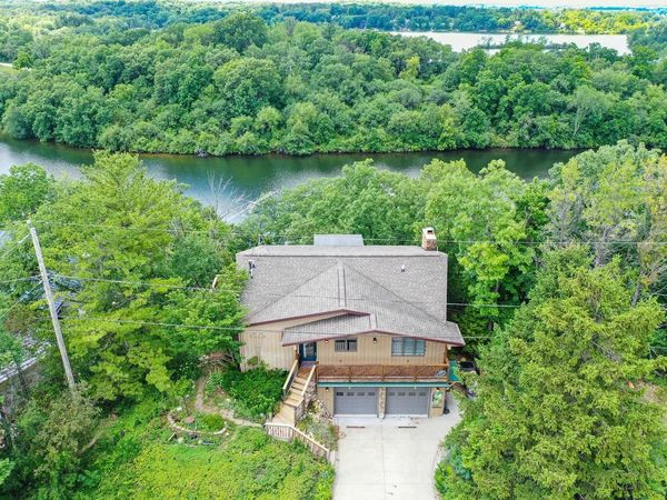 N7693 Ridge ROAD, Whitewater, WI 53190