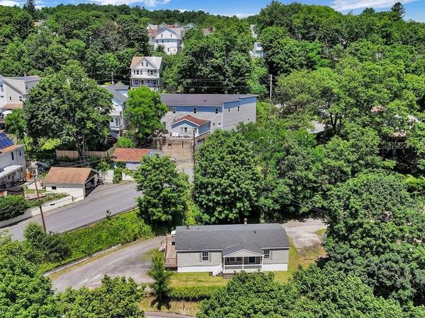 305 PENNSYLVANIA AVENUE, SHENANDOAH, PA 17976