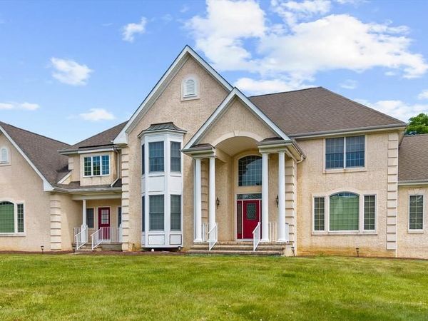 12 MANCHUR COURT , FLEMINGTON, NJ 08822