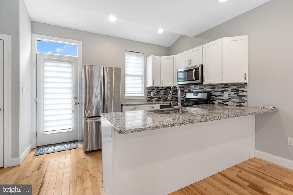 724 E Thompson Street, Philadelphia, PA 19125 Main Photo