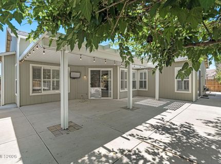 325 Hidden Oaks Drive, Dayton, NV 89403 Photo