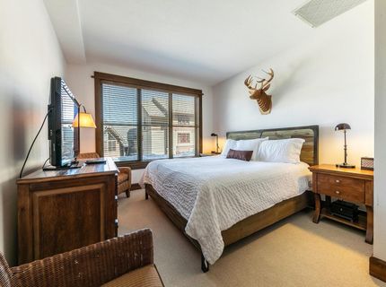 4001 Northstar Drive, Unit #209, Truckee, CA 96161 Photo