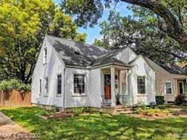 579 E Baker Avenue, Clawson, MI 48017