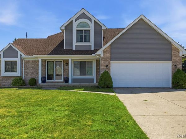 18488 Manor Lane, Livonia, MI 48152
