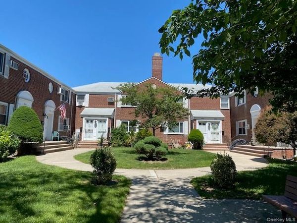 260-11 73rd Avenue, Unit E-2, Glen Oaks, NY 11004