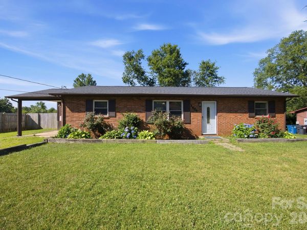 2405 2nd Street, Statesville, NC 28677