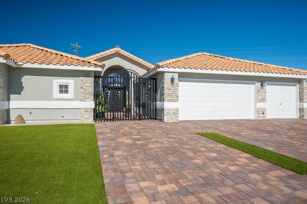7100 W Meranto Avenue , Las Vegas, NV 89178
