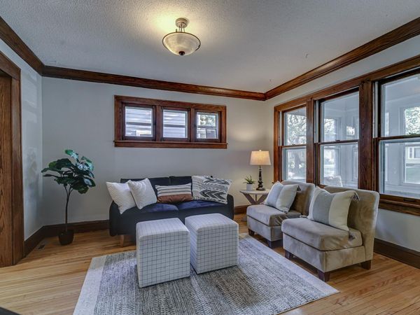 2954 Queen Avenue N, Minneapolis, MN 55411