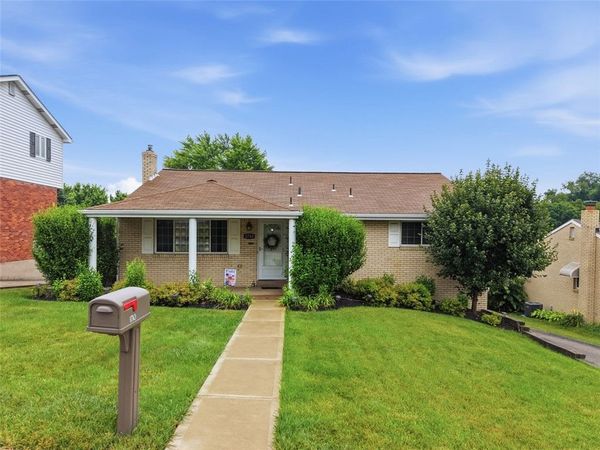 1710 Gina Dr, West Mifflin, PA 15122