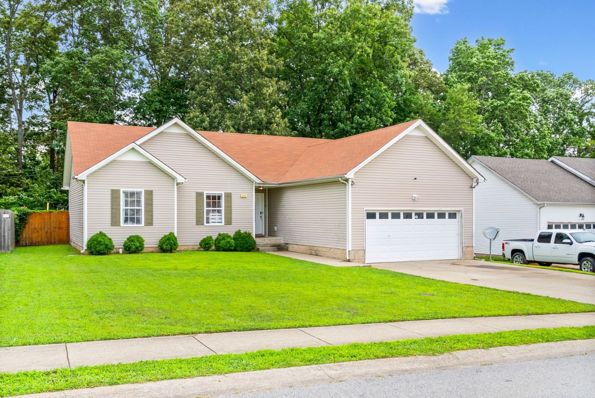 386 Andrew Dr, Clarksville, TN 37042 Main Photo