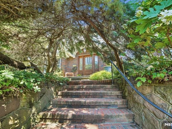 157 Sussex Road, TENAFLY, NJ 07670