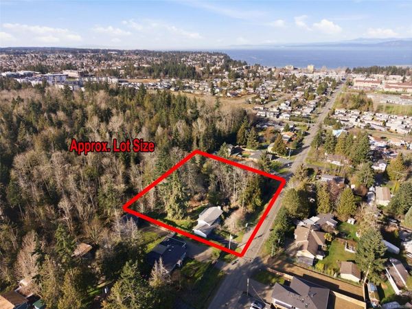 439 Craig St , Parksville, BC V9P 1L2