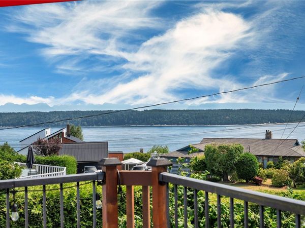 541 Alder St S, Campbell River, BC V9W 5V2