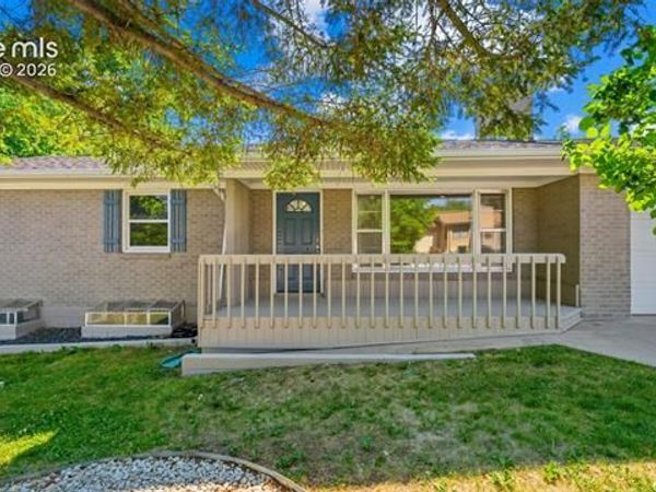 10 El Sereno Drive, Colorado Springs, CO 80906