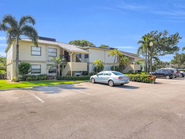 12962 Briarlake Drive, Unit 202, West Palm Beach, FL 33418