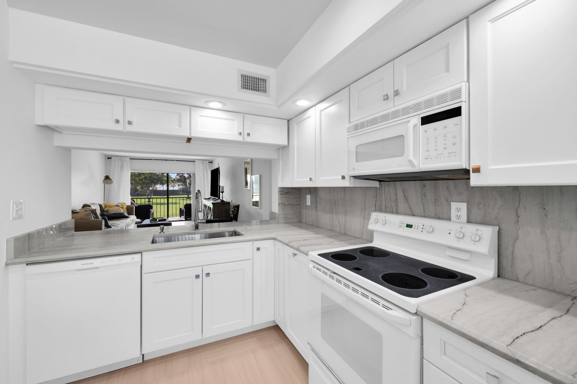 12962 Briarlake Drive, Unit 202, West Palm Beach, FL 33418 Photo