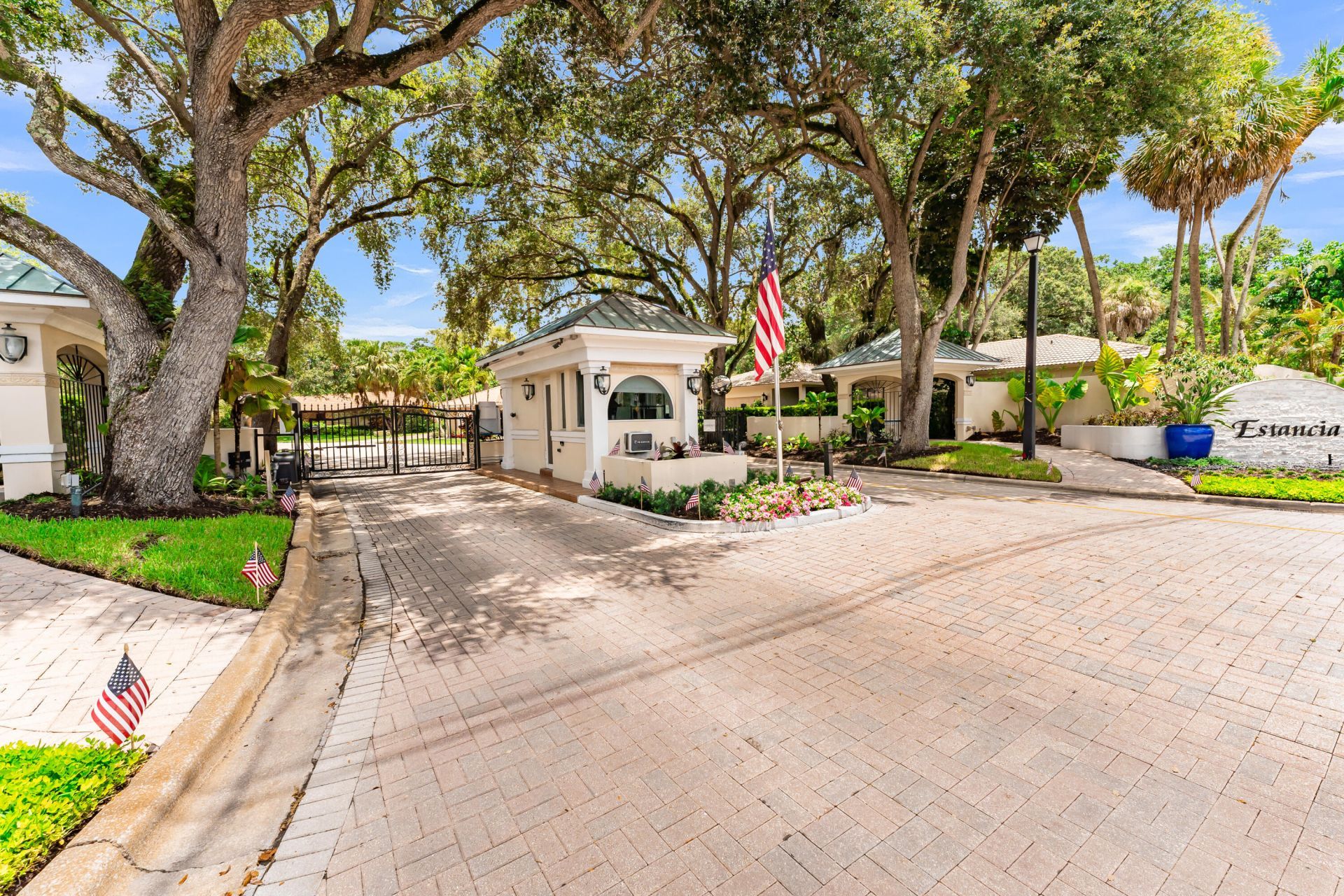 6692 N Grande Drive, Boca Raton, FL 33433 Photo
