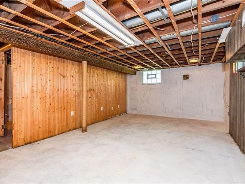 945 S Linden Avenue, Miamisburg, OH 45342 Photo 29