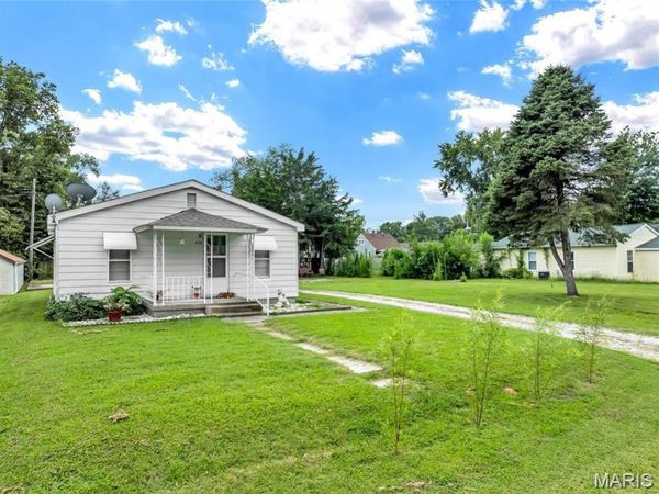 430 Roosevelt Avenue , Wood River, IL 62095