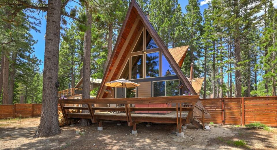 2086 Mewuk Drive, South Lake Tahoe, CA 96150 Photo