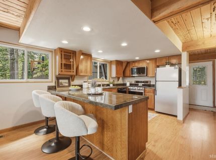 2086 Mewuk Drive, South Lake Tahoe, CA 96150 Photo