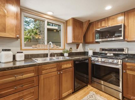2086 Mewuk Drive, South Lake Tahoe, CA 96150 Photo