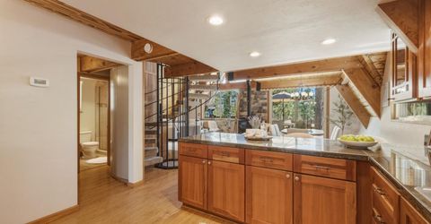 2086 Mewuk Drive, South Lake Tahoe, CA 96150 Photo