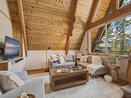 2086 Mewuk Drive, South Lake Tahoe, CA 96150 Photo