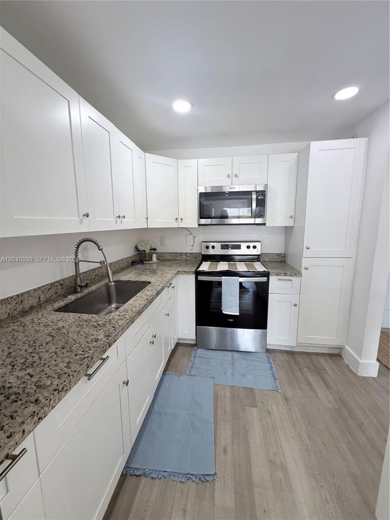 6780 W 2nd Ct, Unit 212, Hialeah, FL 33012 Photo