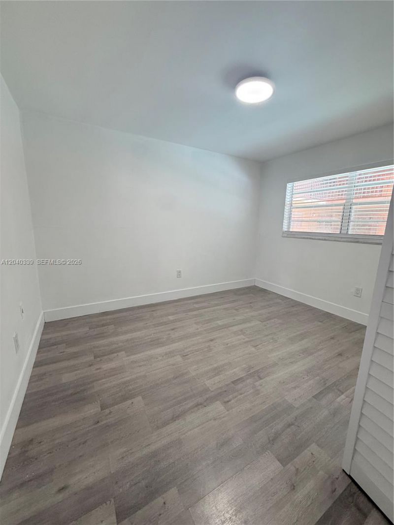 6780 W 2nd Ct, Unit 212, Hialeah, FL 33012 Photo