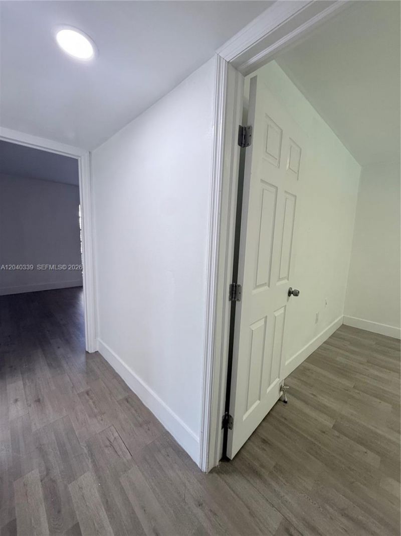 6780 W 2nd Ct, Unit 212, Hialeah, FL 33012 Photo