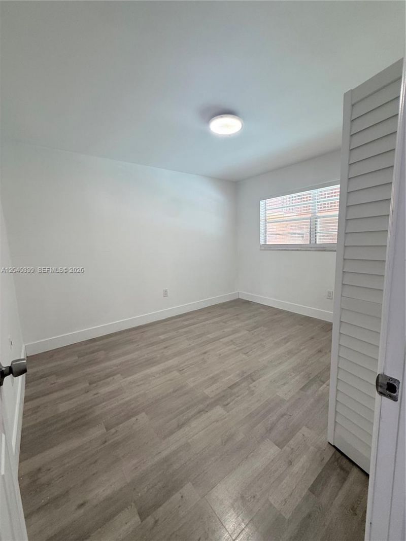 6780 W 2nd Ct, Unit 212, Hialeah, FL 33012 Photo