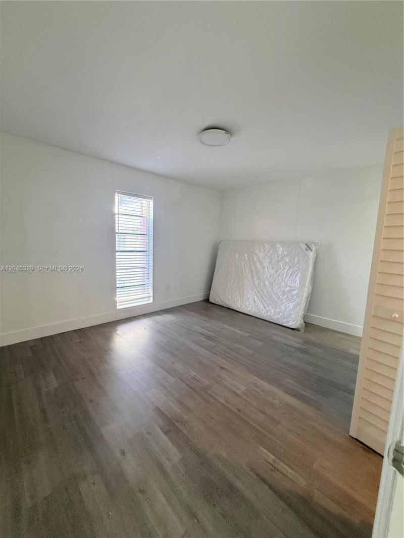 6780 W 2nd Ct, Unit 212, Hialeah, FL 33012 Photo