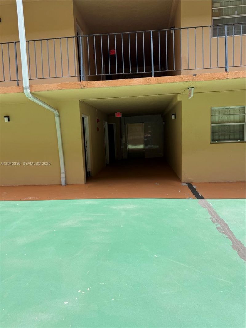 6780 W 2nd Ct, Unit 212, Hialeah, FL 33012 Photo